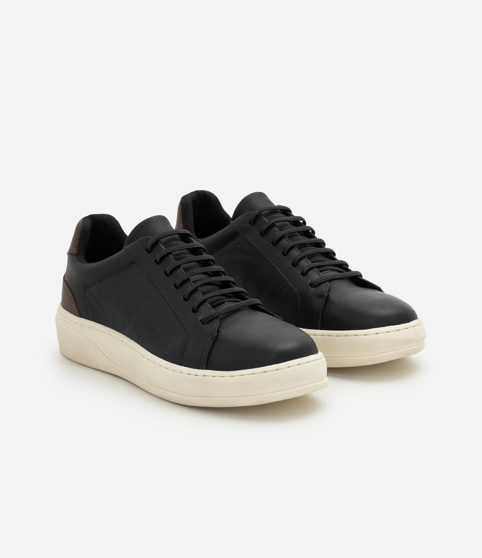 Tênis Couro Casual com Elástico Preto 2
