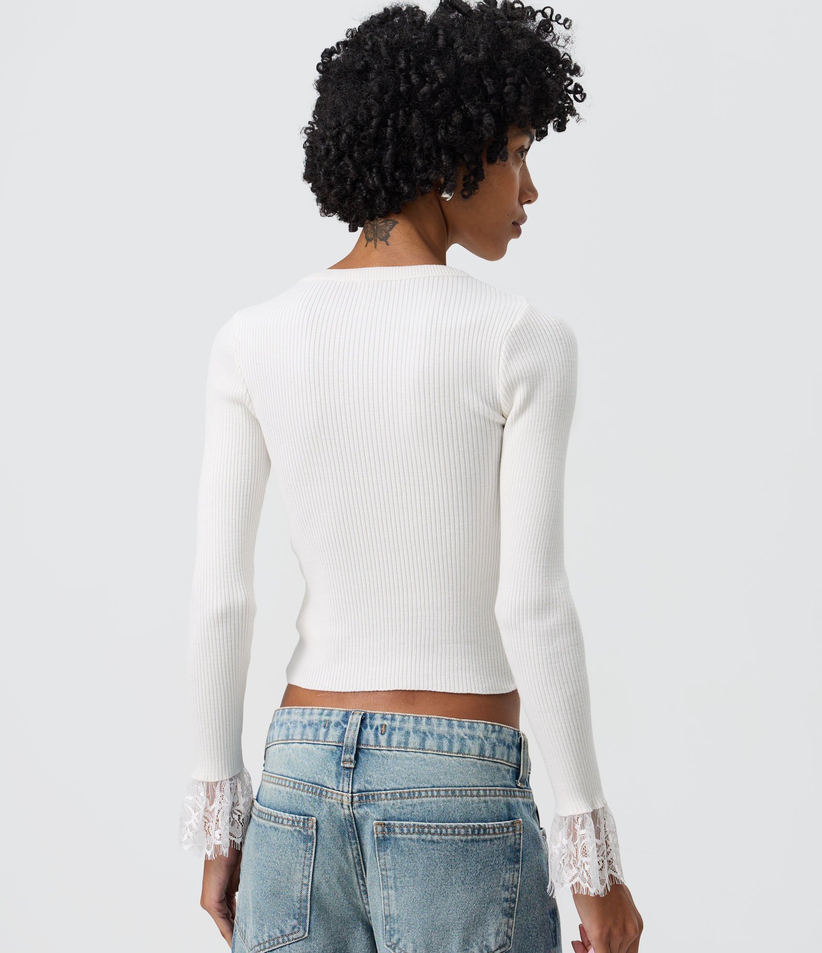 Blusa em Tricô Canelado com Punhos em Renda Branco 4