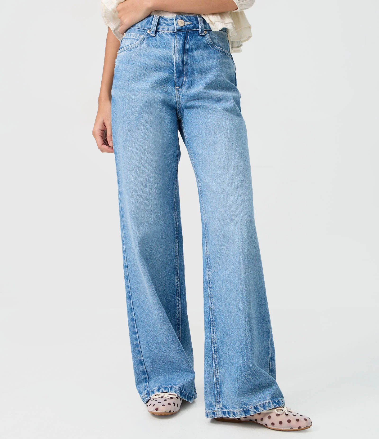 Calça Wide Leg em Jeans Premium com Cintura Média Azul Claro 2