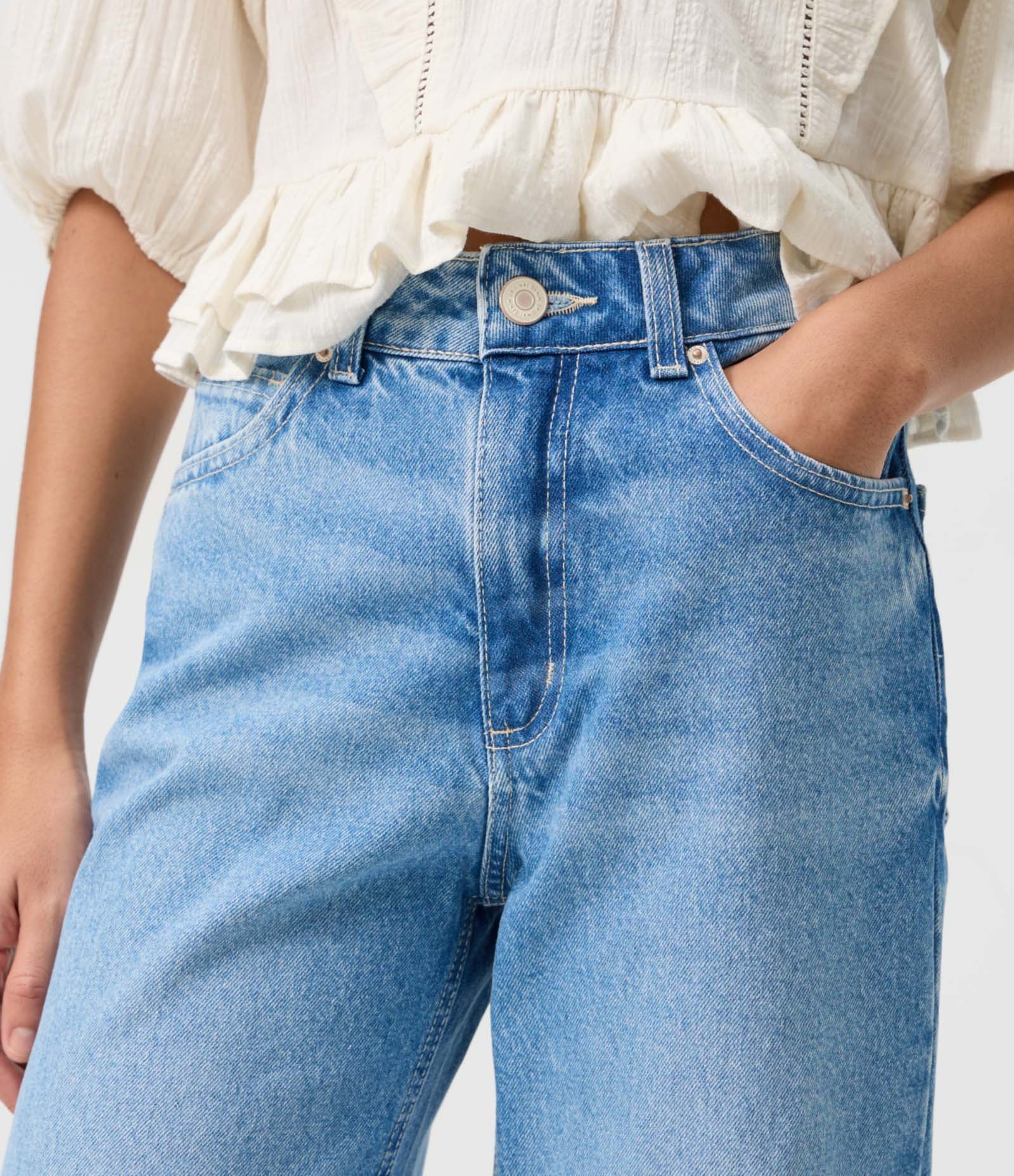 Calça Wide Leg em Jeans Premium com Cintura Média Azul Claro 3