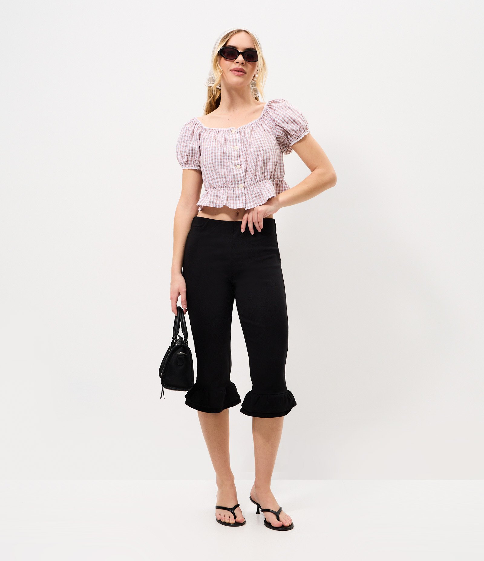 Calça Capri em Bengaline com Cintura Alta e Babado na Barra Preto 2 Calça Capri em Bengaline com Cintura Alta e Babado na Barra Preto 3 Calça Capri em Bengaline com Cintura Alta e Babado na Barra Preto 4 Calça Capri em Bengaline com Cintura Alta e Babado na Barra Preto 5 Calça Capri em Bengaline com Cintura Alta e Babado na Barra Preto 6 Buscar similares Avaliações Calça Capri em Bengaline com Cintura Alta e Babado na Barra