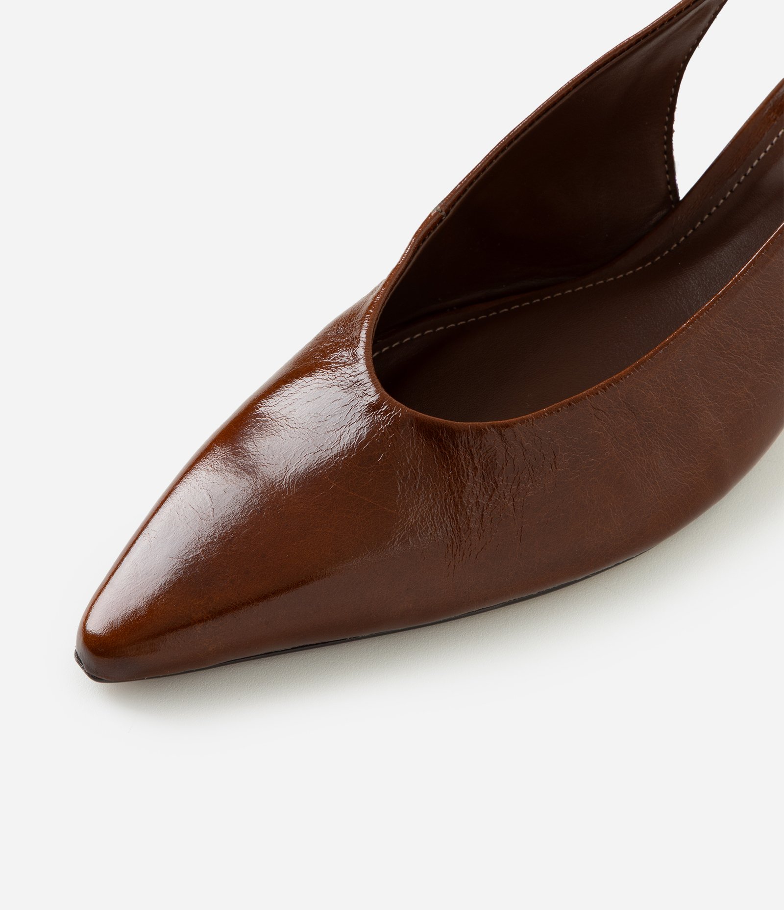 Sapato Slingback em Couro com Salto Kitten Heel Marrom 5
