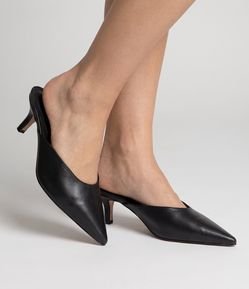 Scarpin Mule em Couro com Salto Médio