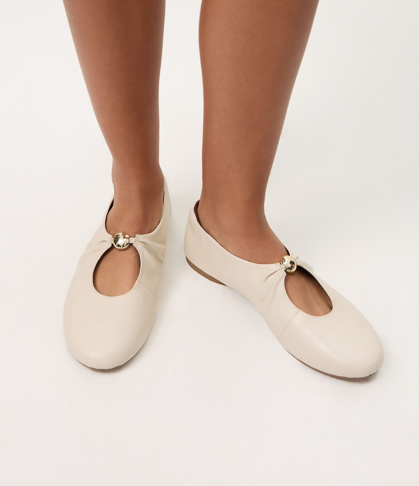 Sapatilha em Couro com Detalhe Metalizado Off White 6