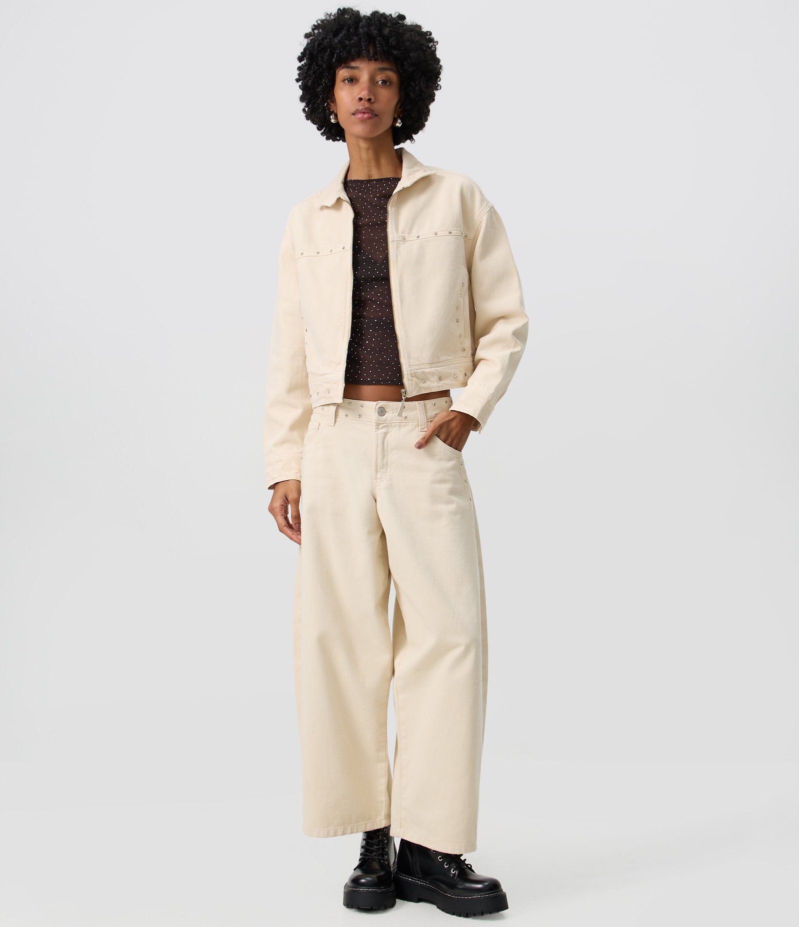Jaqueta em Sarja com Tachas de Estrela e Gola Alta Off White 2