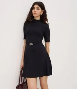 Vestido Em Viscose Evasê com Cinto Fino e Gola Alta