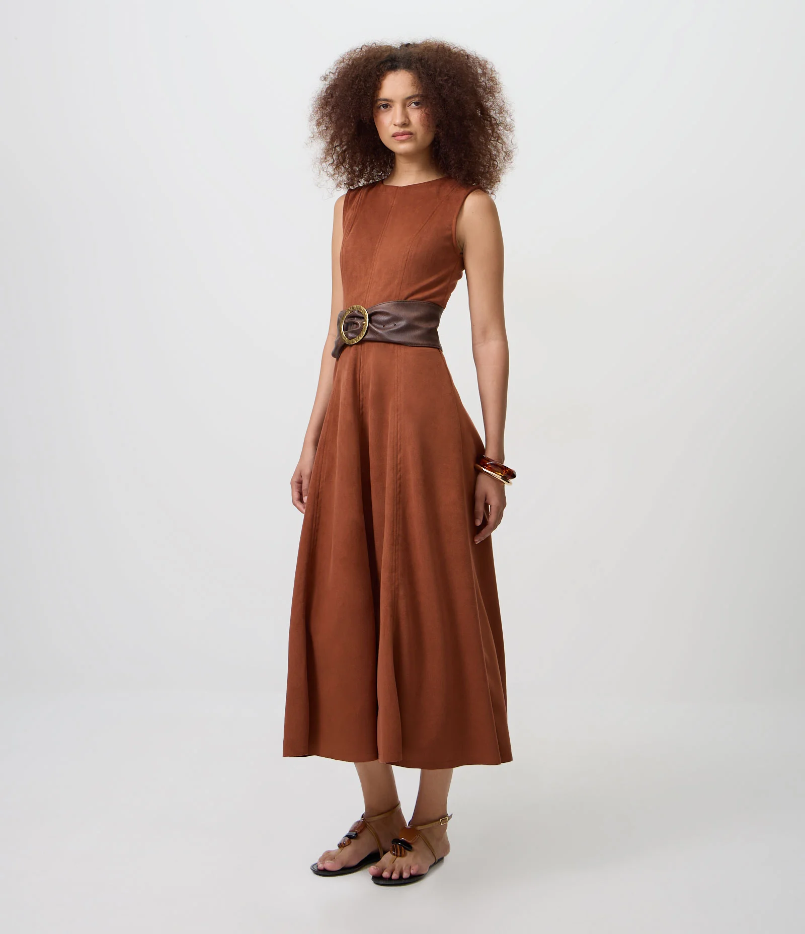 Vestido Midi em Suede com Recortes Estruturados Terracota 1