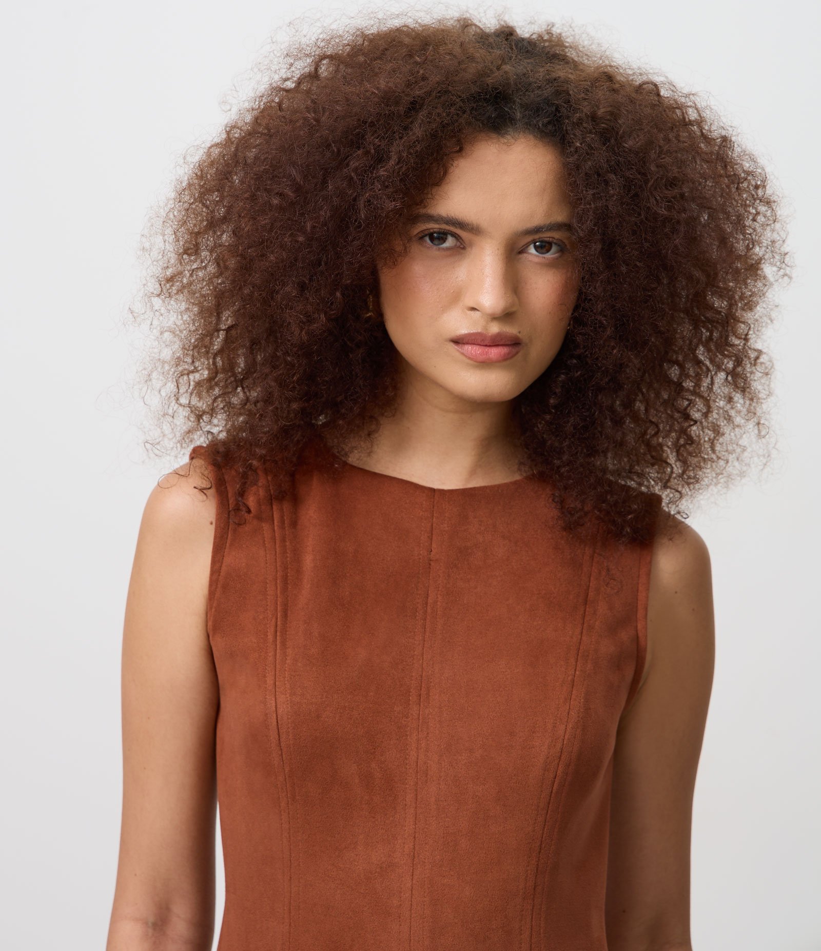 Vestido Midi em Suede com Recortes Estruturados Terracota 3