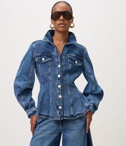 Jaqueta Jeans Acinturada com Barra Evasê
