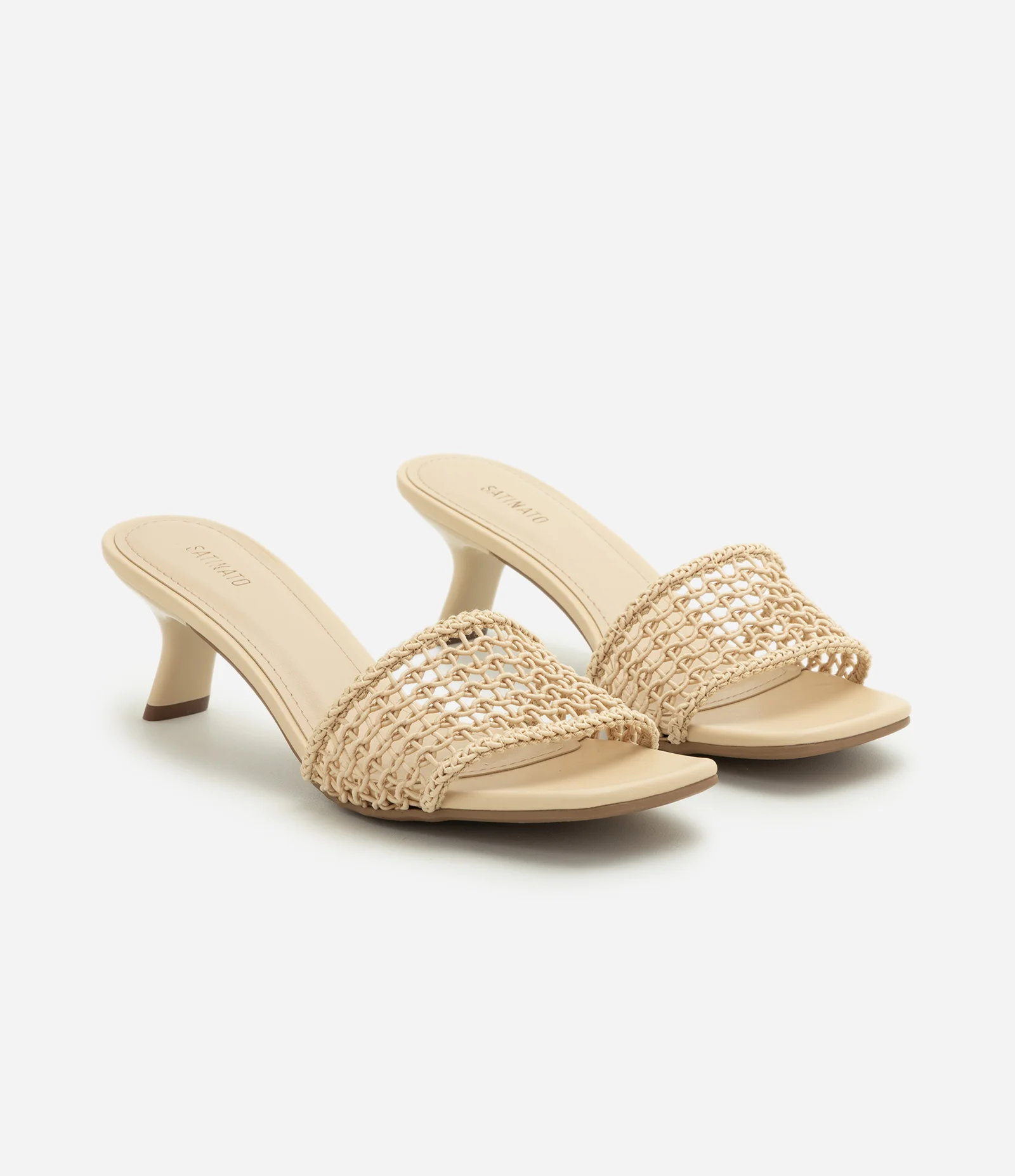 Sandália Mule em PU com Gáspea Tramada e Salto Kitten Heel Bege 2