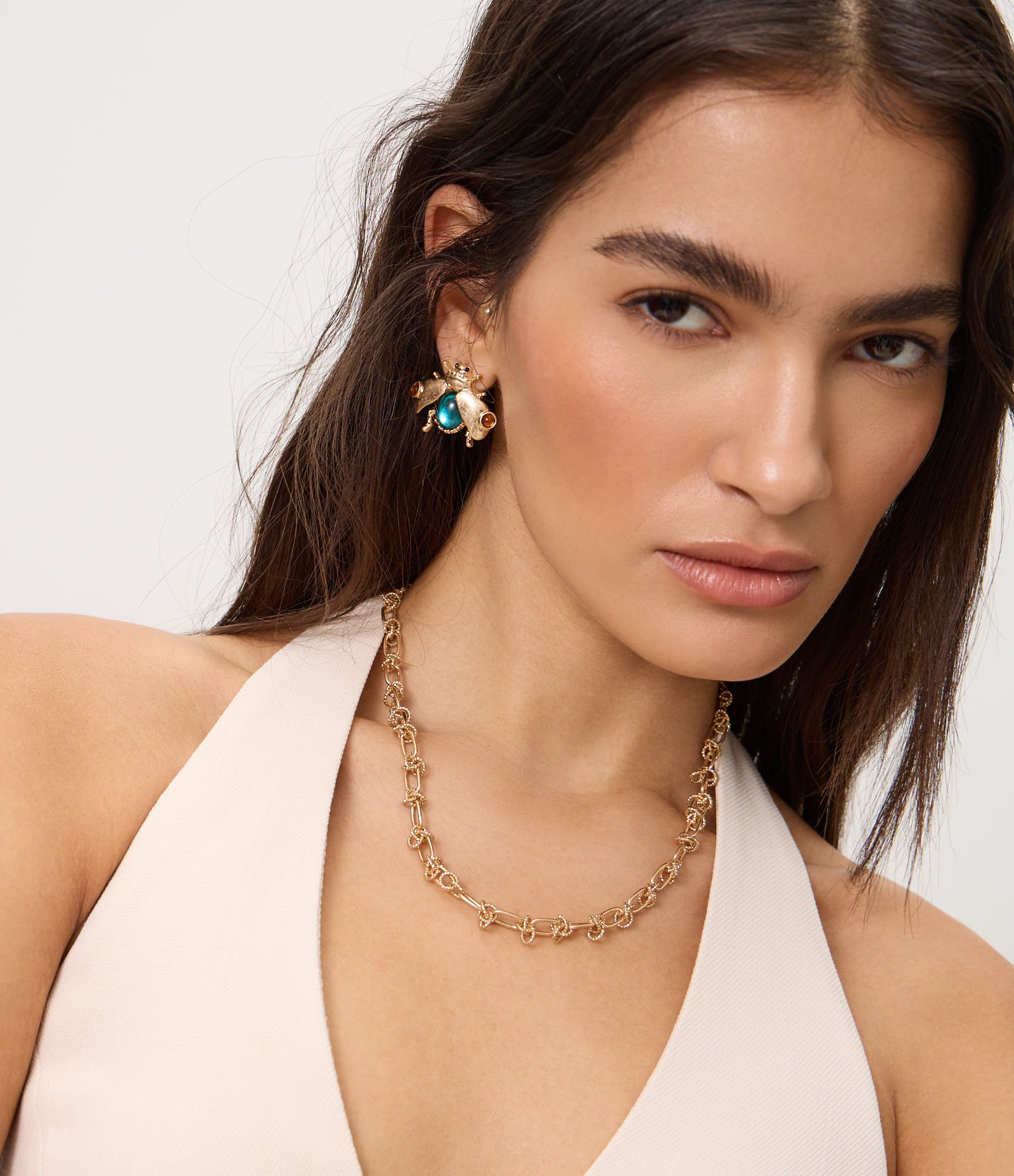 Conjunto com Colar de Elos Texturizados e Brincos Besouro Dourado 3