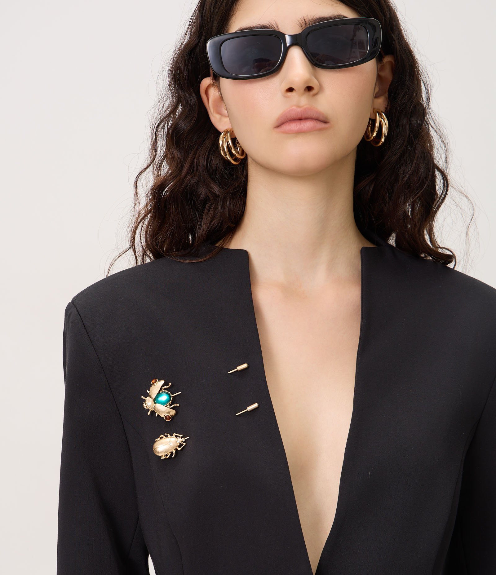 Kit com 2 Broches de Besouro em Metal Dourado 3