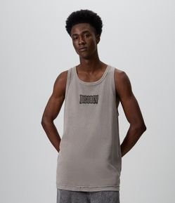 Regata Muscle em Algodão Waffle e Lettering Disobey