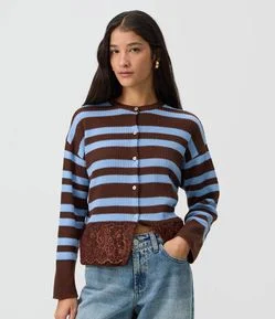 Cardigan em Tricô Listrado com Detalhe de Renda na Barra