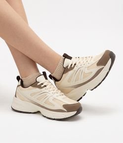 Tênis Jogging em PU com Recortes Contrastantes