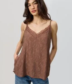 Blusa de Alcinha em Viscose Jacquard com Decote Rendado