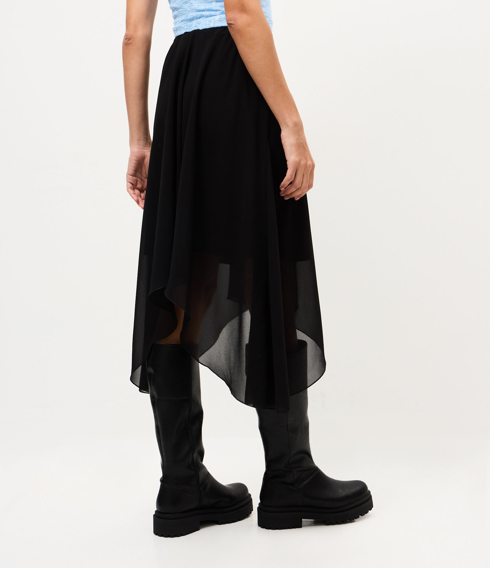 Saia Midi Plissada em Chiffon Preto 4
