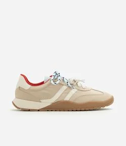 Tênis Jogging Vintage com Acabamentos Acetinados