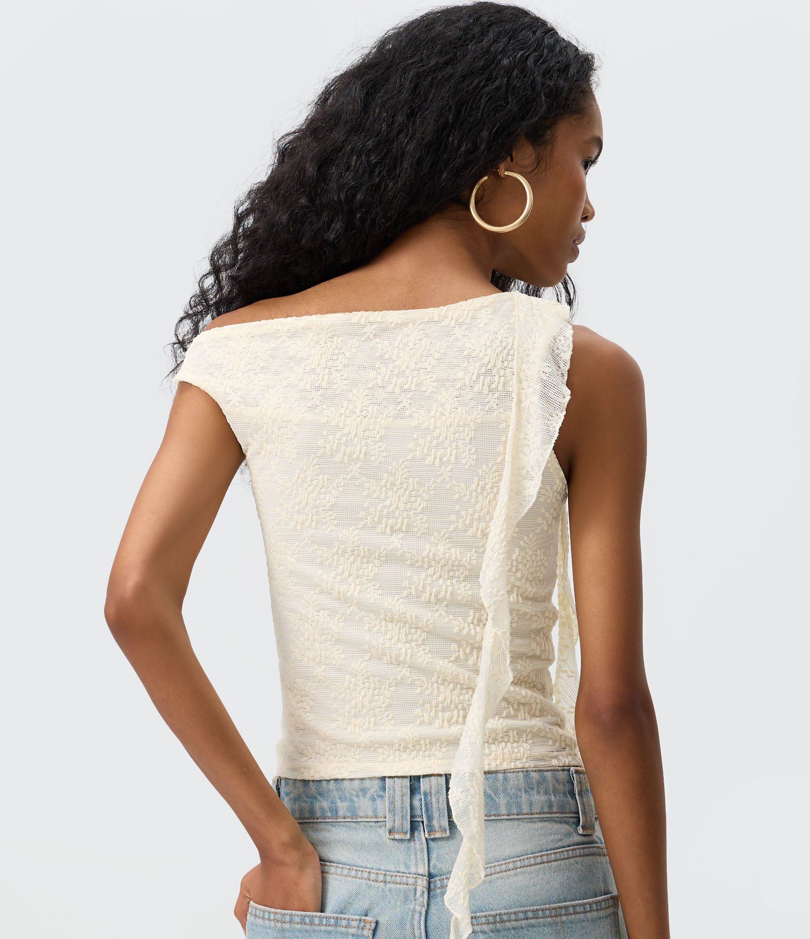Blusa em Renda com Faixa Assimétrica e Gola Canoa Branco 4