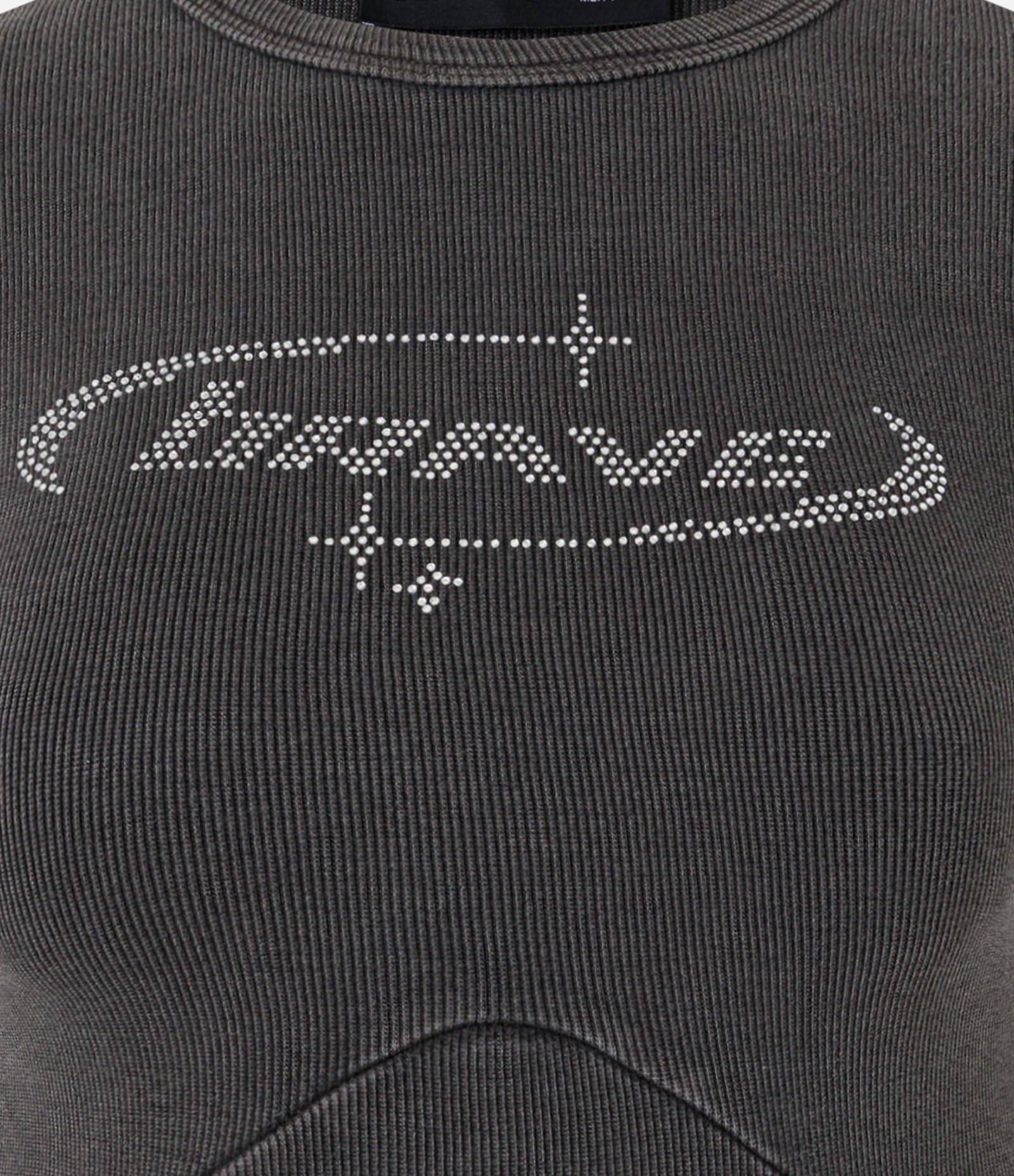 Camiseta Baby Tee com Recortes Corsetados e Lettering com Aplicação Cinza Escuro 6