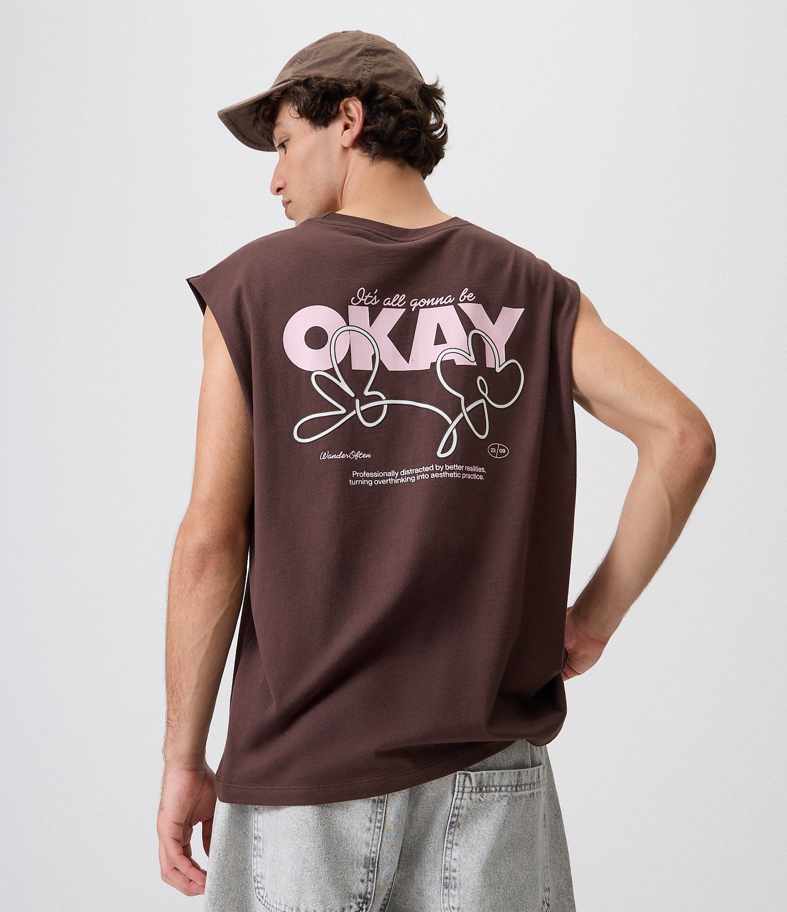 Regata Boxy em Algodão com Lettering Okay Marrom 1