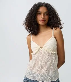 Blusa Batinha em Renda com Babado e Alças Finas