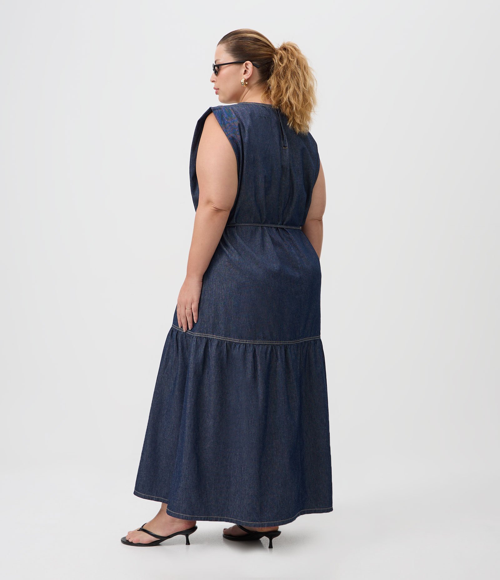 Vestido Midi em Jeans com Cordão Curve & Plus Size Azul 5
