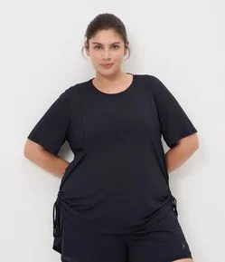 Camiseta Esportiva Dry em Poliamida com Colisé Lateral Curve & Plus Size