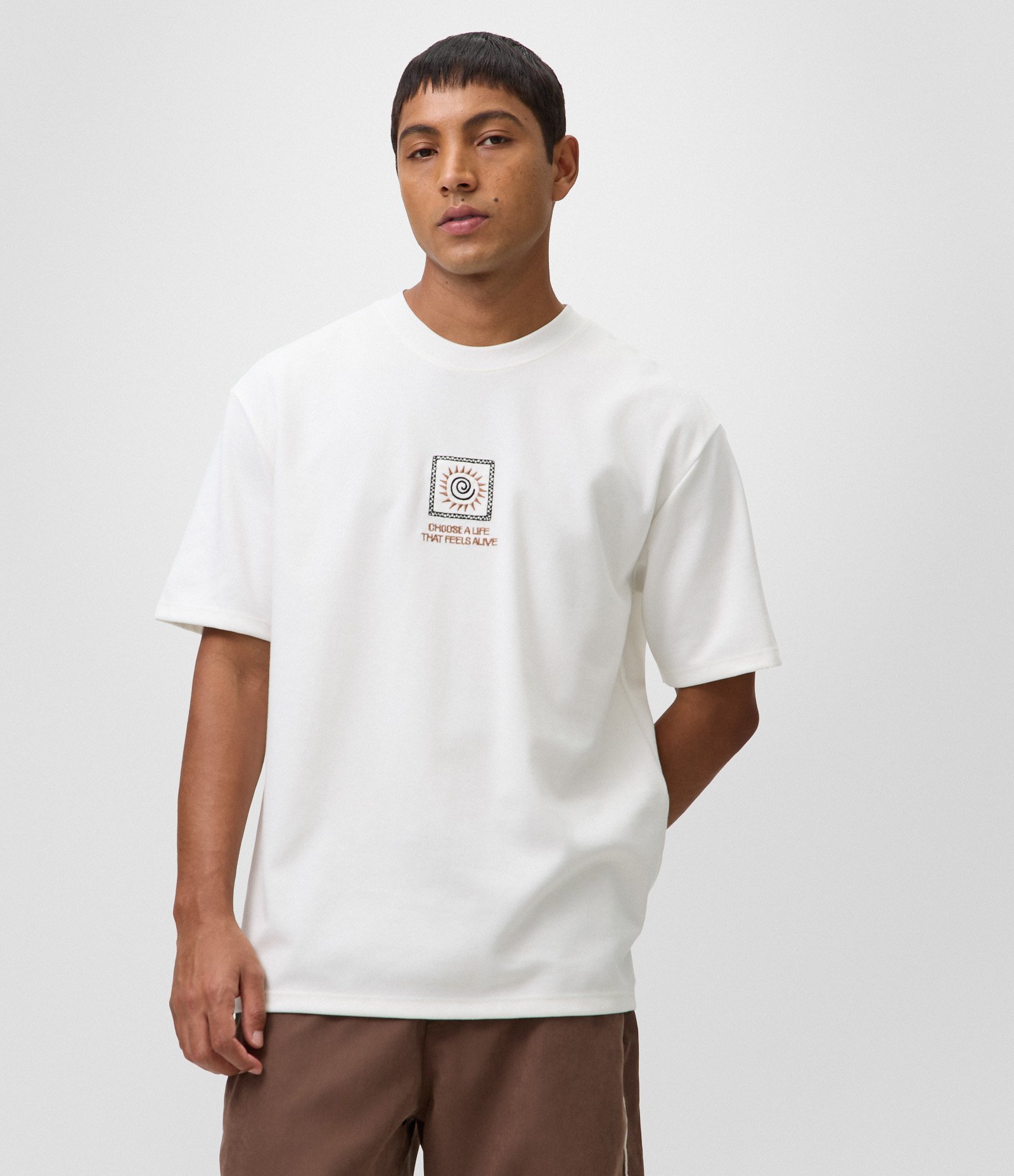 Camiseta Relaxed Texturizada com Bordado Branco 1