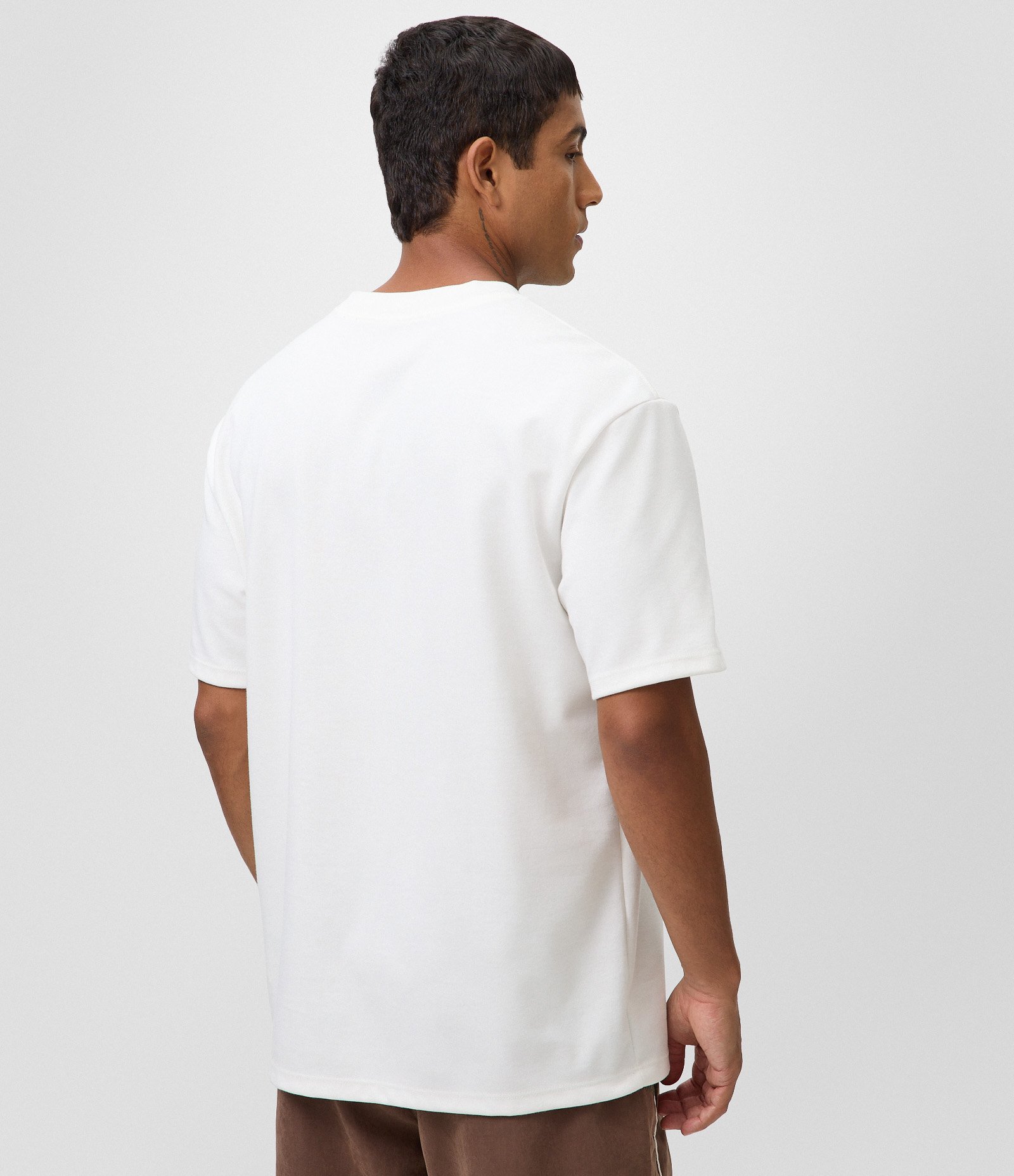 Camiseta Relaxed Texturizada com Bordado Branco 3