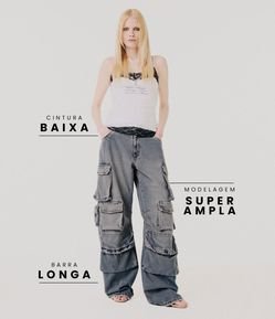Calça Baggy Balloon em Jeans com Bolsos Cargo