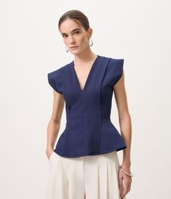Blusa com Decote V e Modelagem Acinturada