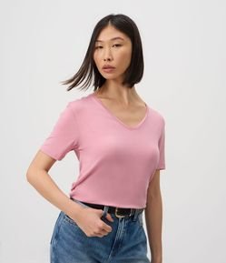 Blusa Básica em Viscose com Decote V