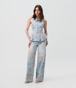 Calça Wide em Jeans com Estampa Floral