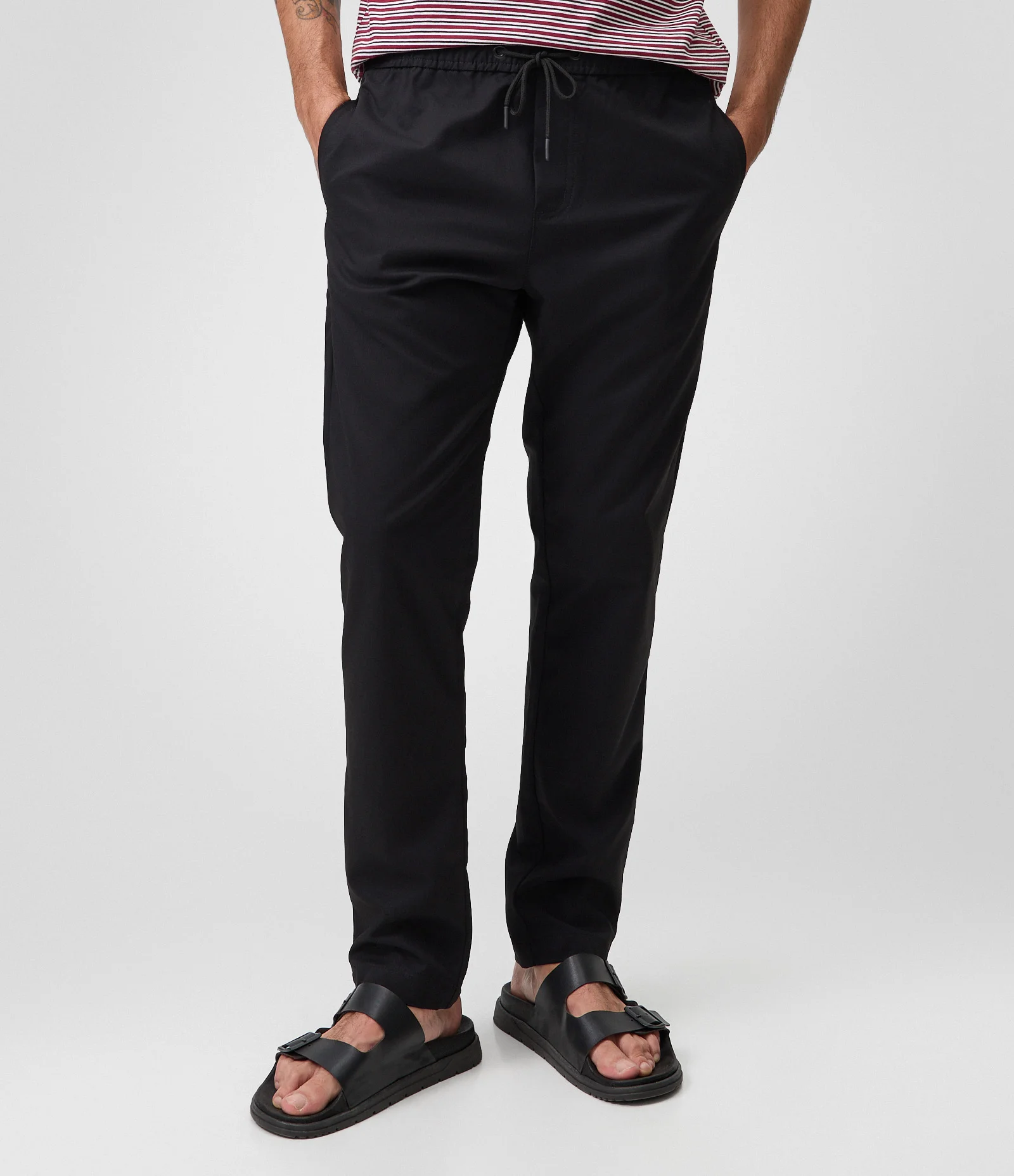 Calça Relaxed Sarja com Cós Elástico Preto 2