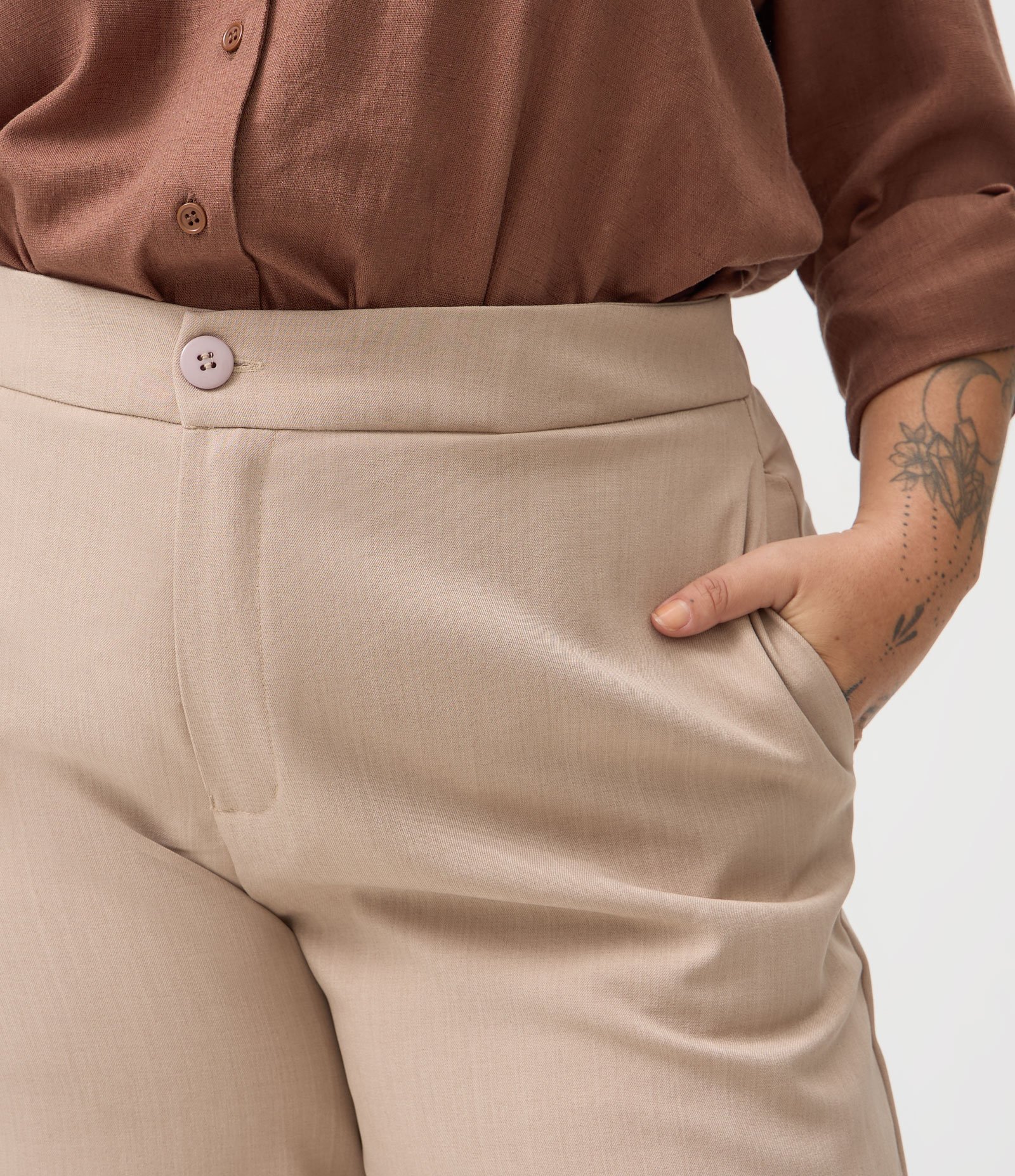 Calça Pantalona em Sarja Alfaiatada com Cós Ajustável Curve & Plus Size Bege 3