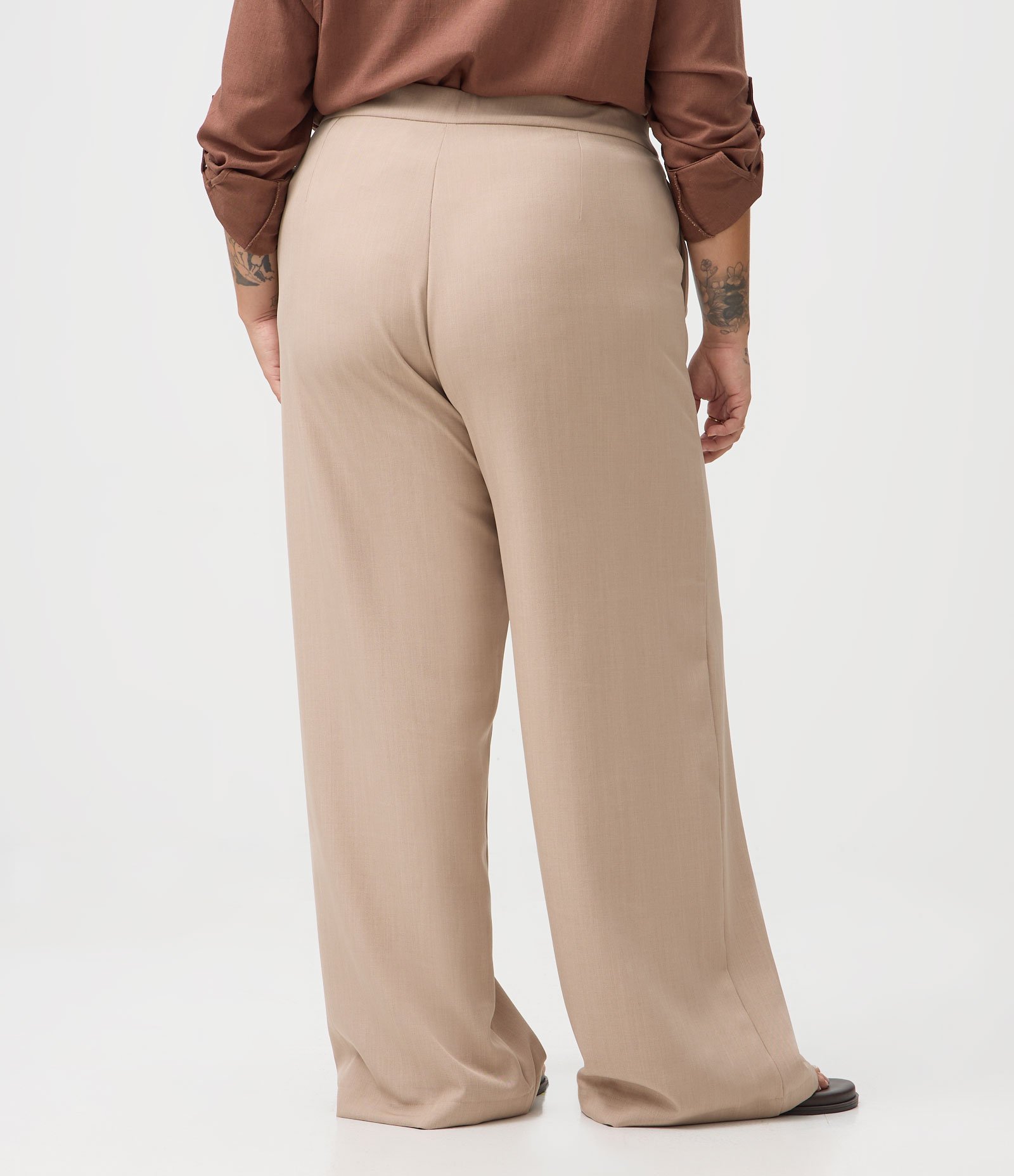Calça Pantalona em Sarja Alfaiatada com Cós Ajustável Curve & Plus Size Bege 4