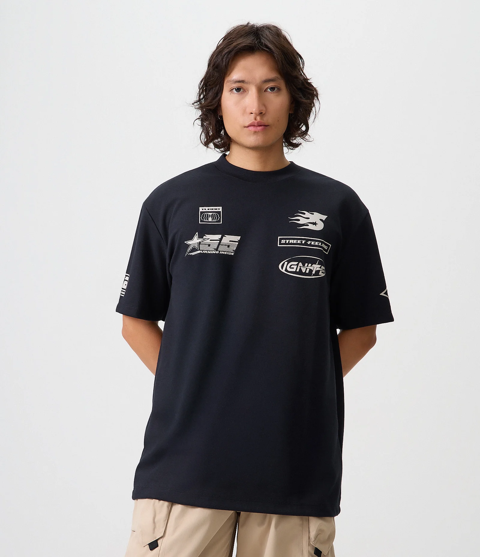 Camiseta Relaxed com Logotipos Localizados Preto 1