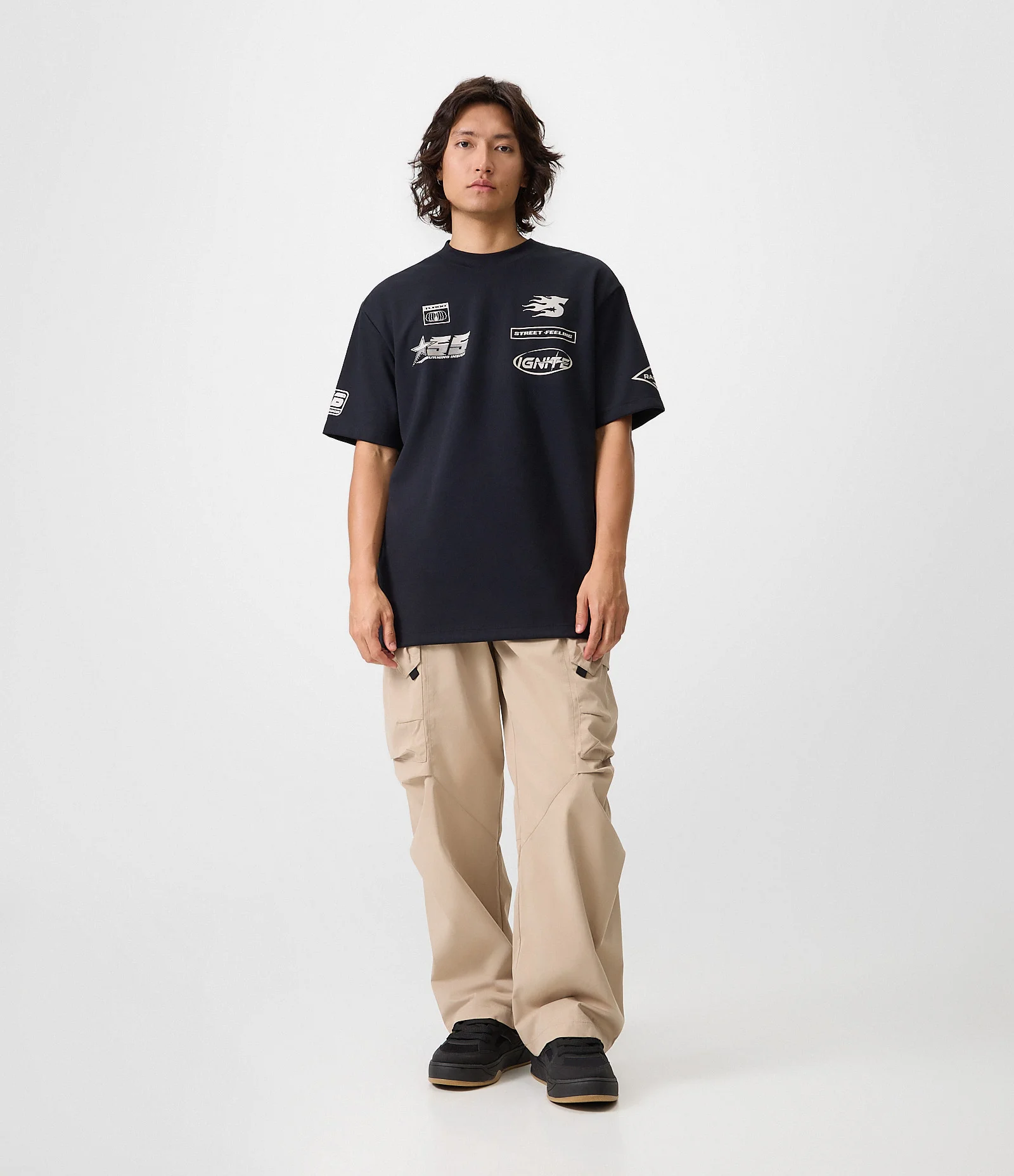 Camiseta Relaxed com Logotipos Localizados Preto 2