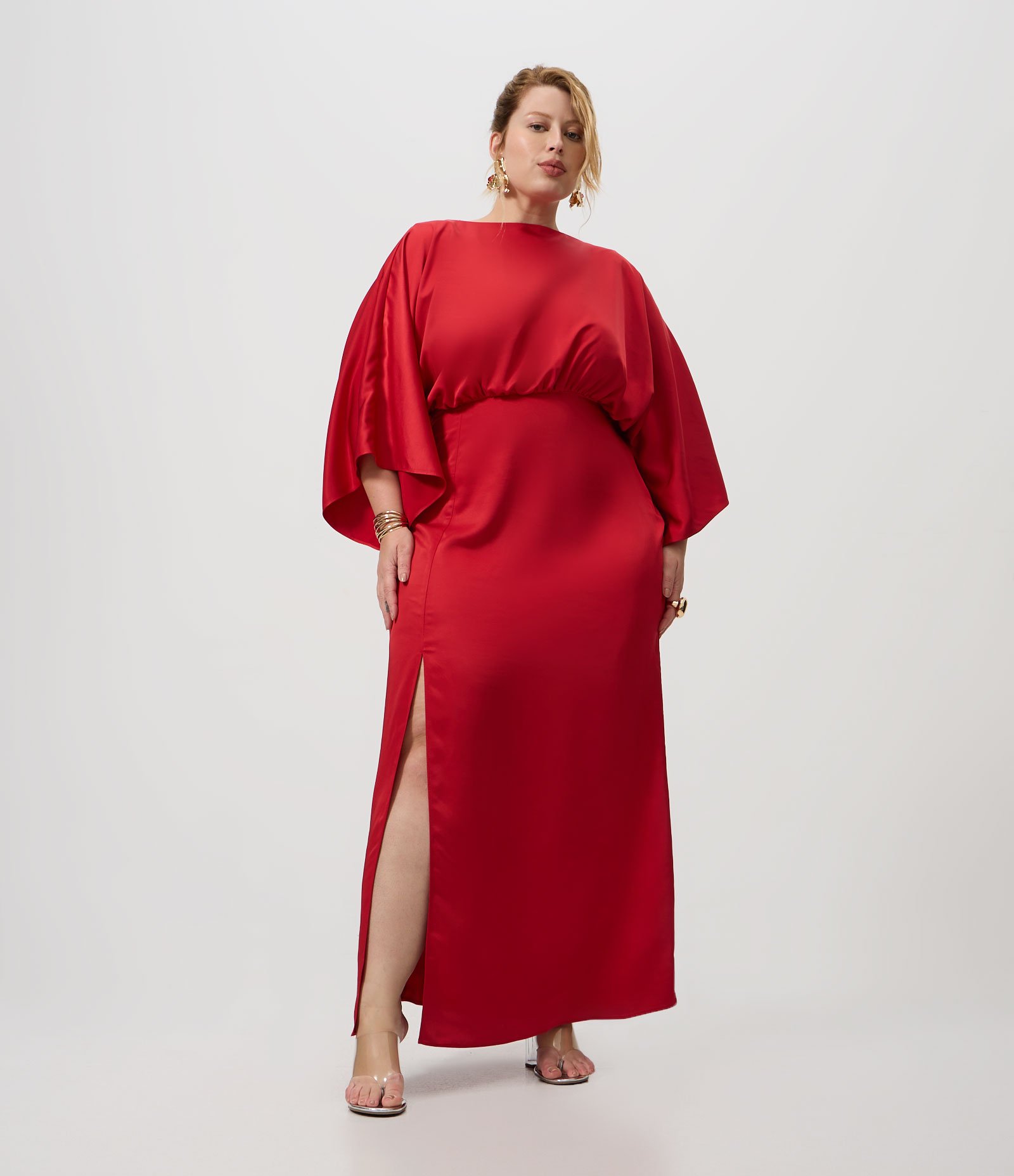 Vestido Longo em Cetim com Manga Morcego e Fenda Curve & Plus Size Vermelho 1