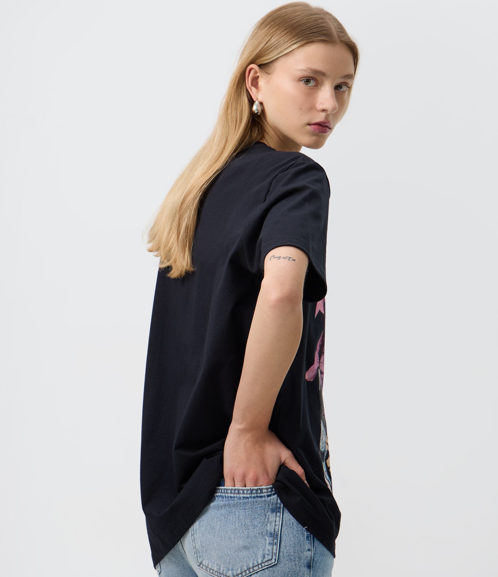 Camiseta com Estampa As Visões da Raven em Algodão Preto 4