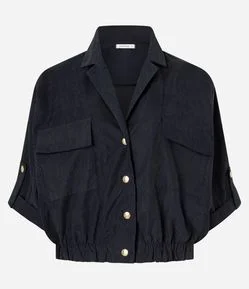 Camisa com Barra Ajustada e Mangas Dobradas