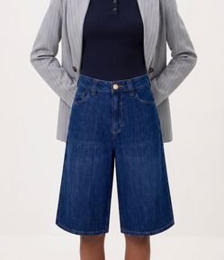 Bermuda Long em Jeans com Cintura Alta e Bolsos