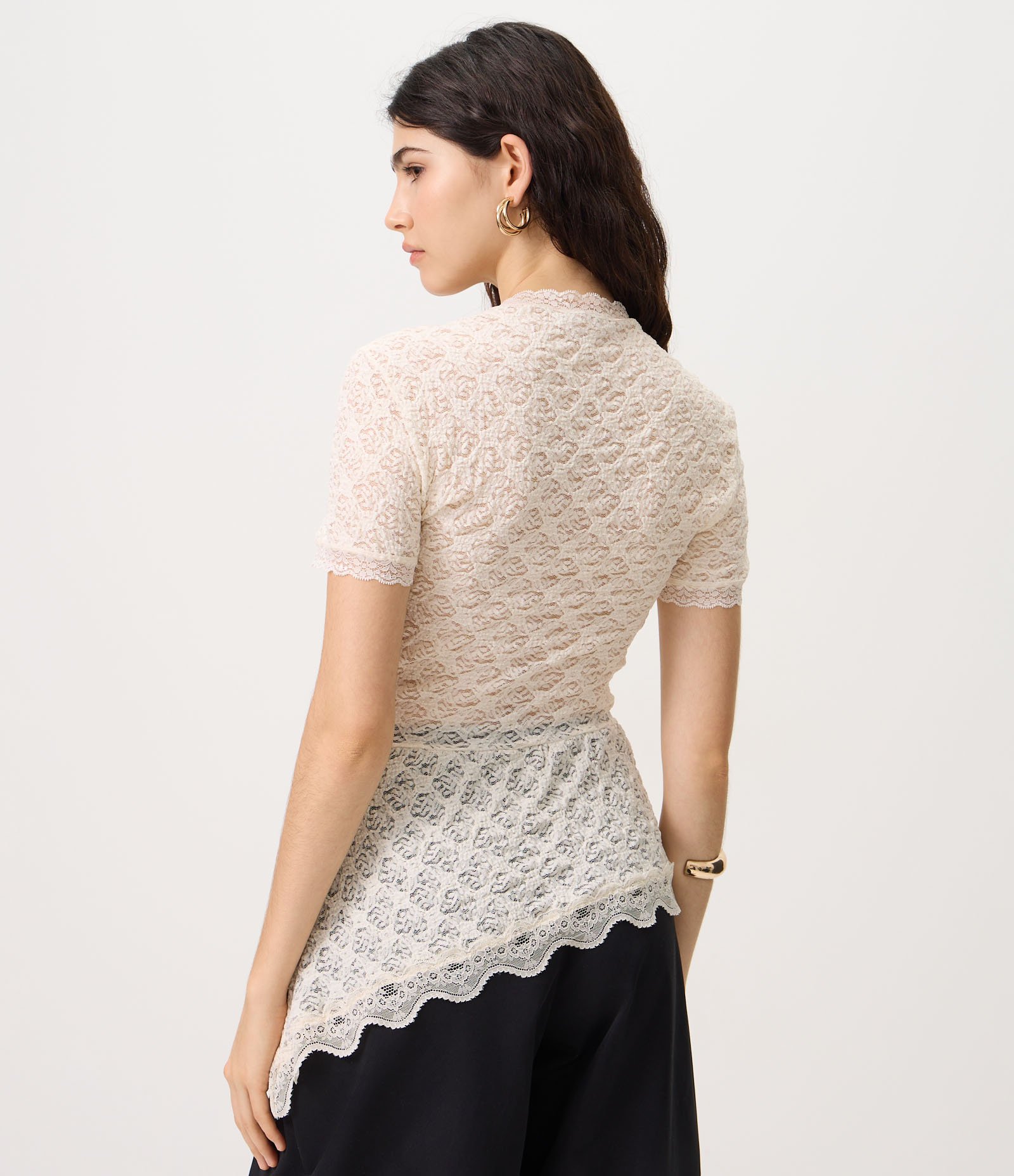 Blusa em Renda com Barra Assimétrica Branco 4