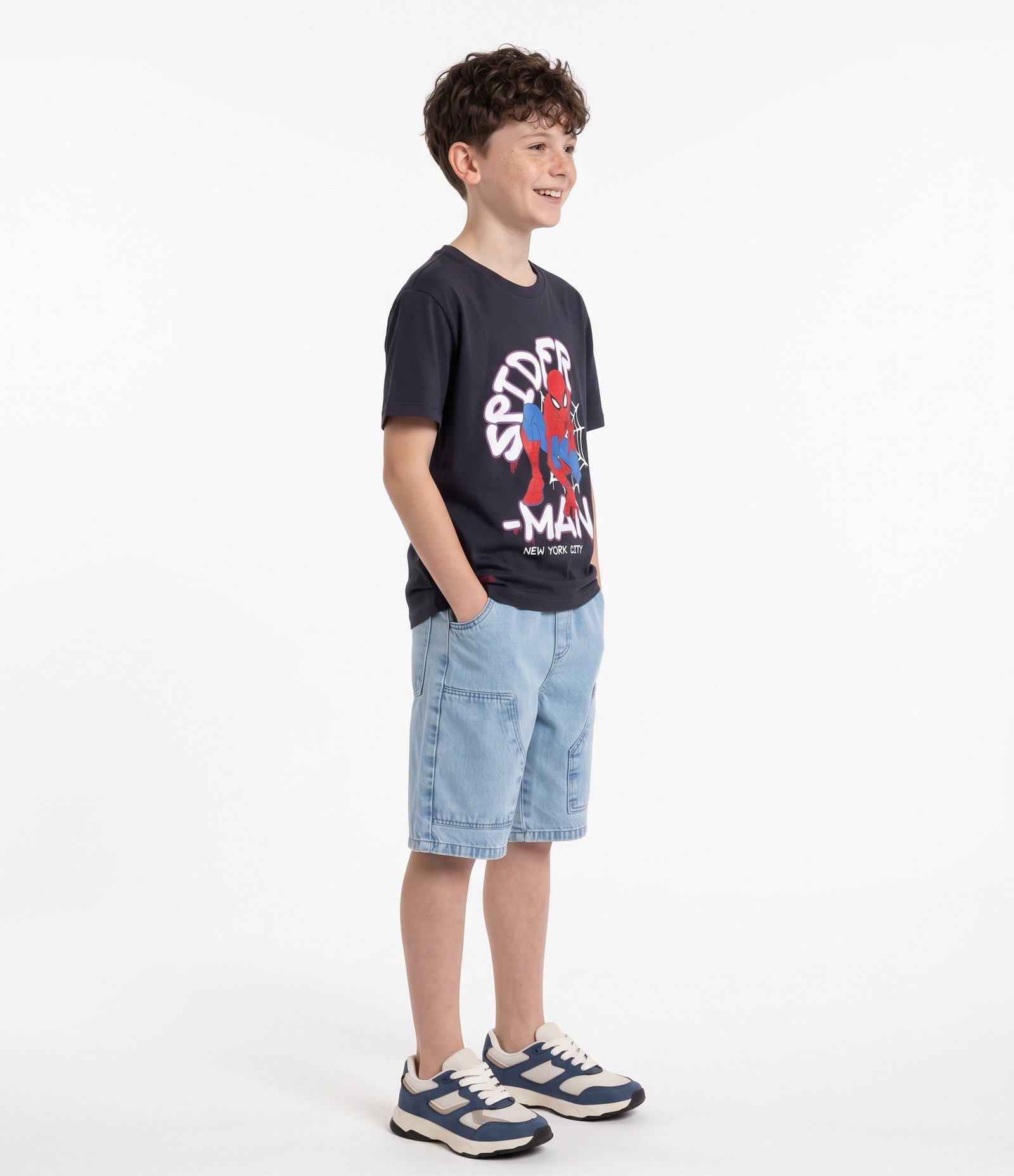 Camiseta Infantil Spider-Man com Lettering - Tam 4 a 12 Anos Cinza 2
