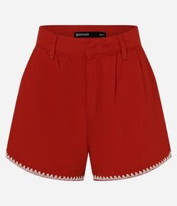 Short em Sarja com Bordado Contrastante na Barra