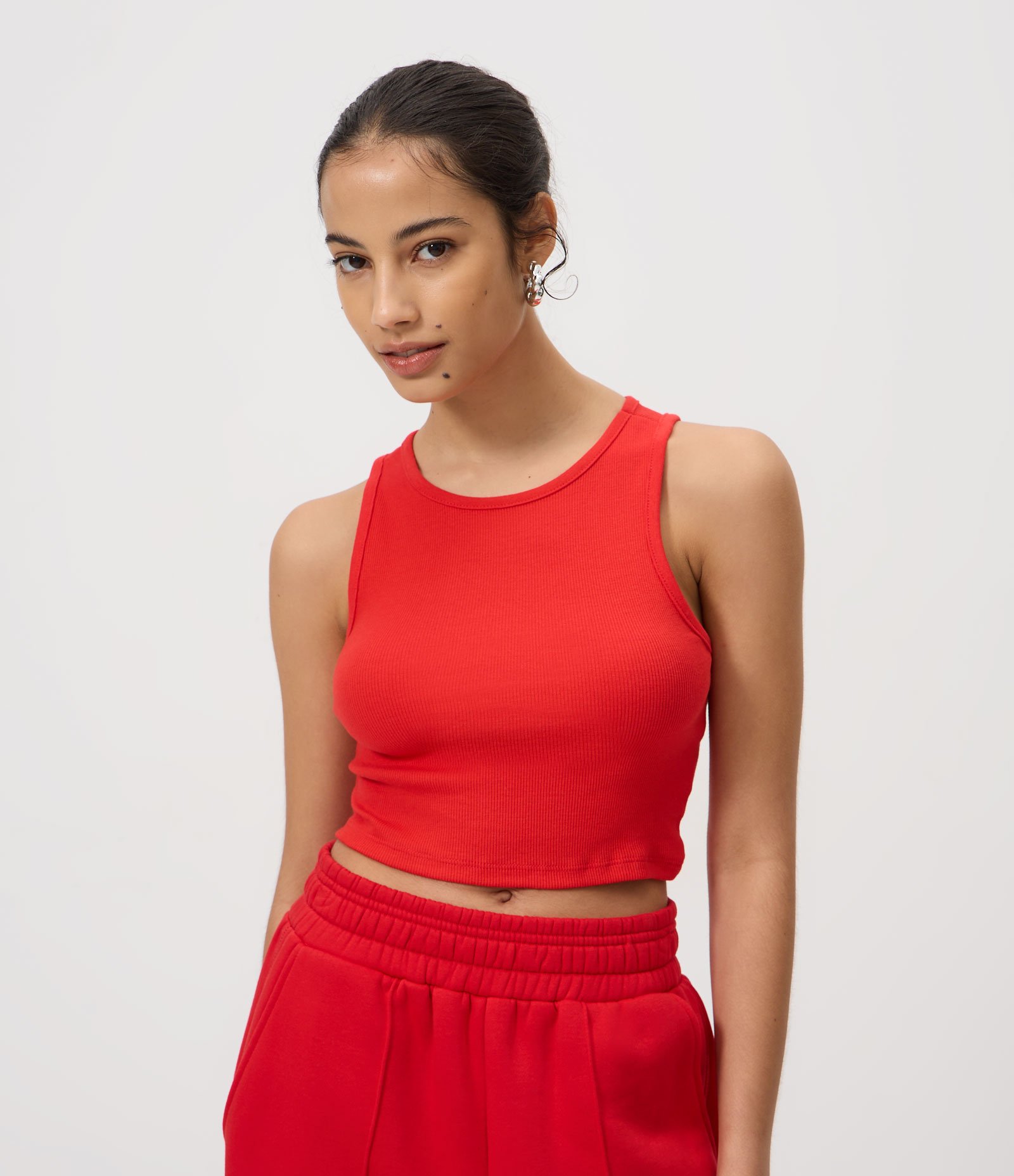 Regata Cropped Canelada Em Algodão com Gola Redonda Vermelho 2