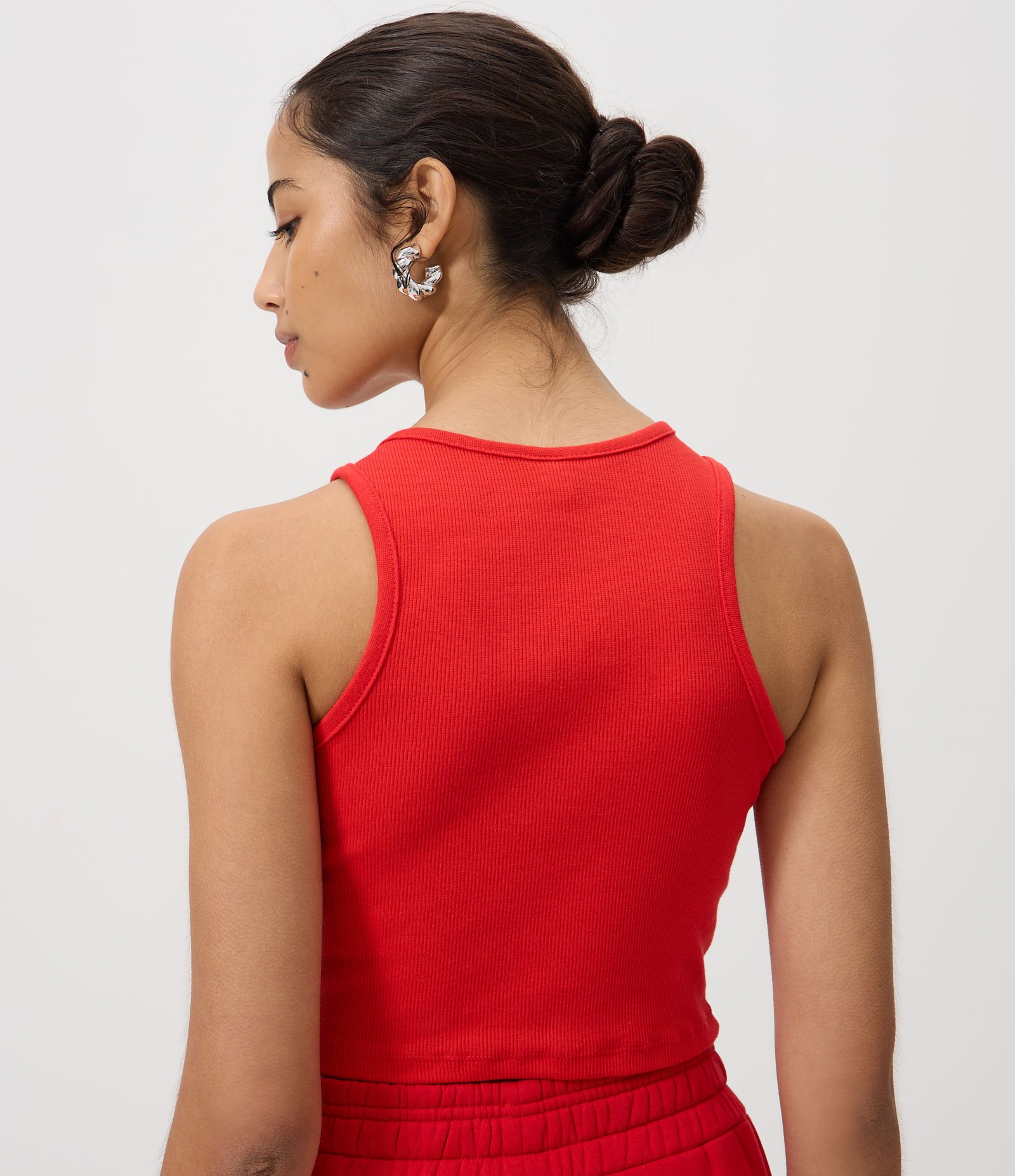 Regata Cropped Canelada Em Algodão com Gola Redonda Vermelho 4