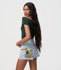 Short em Jeans com Bordado de Tucano
