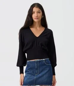 Blusa em Tricô com Decote V Profundo
